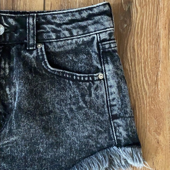 TopShop Kiri High Waist Frayed Cut Offs 2 - Picture 3 of 10